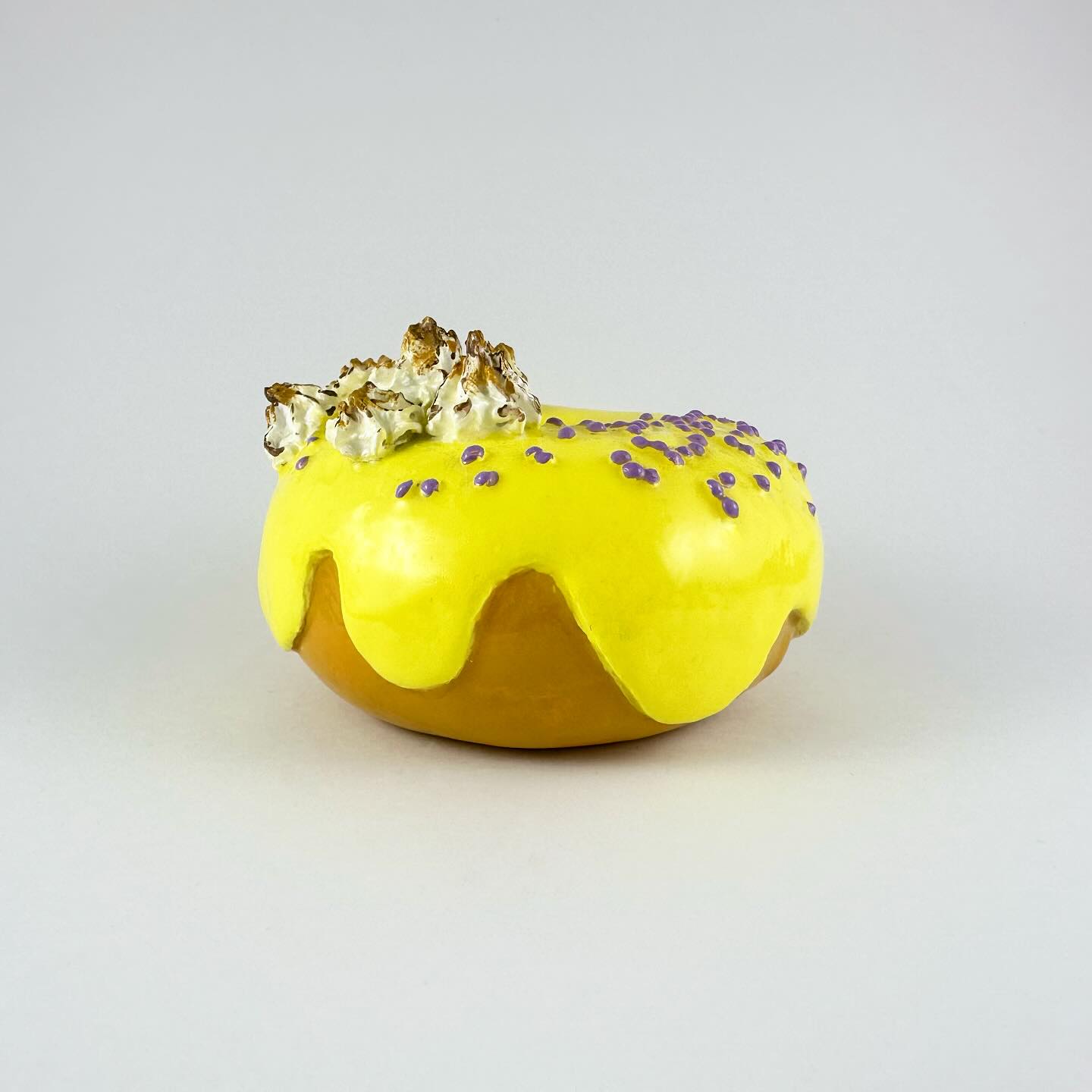 Lemon Meringue Donut 🍩